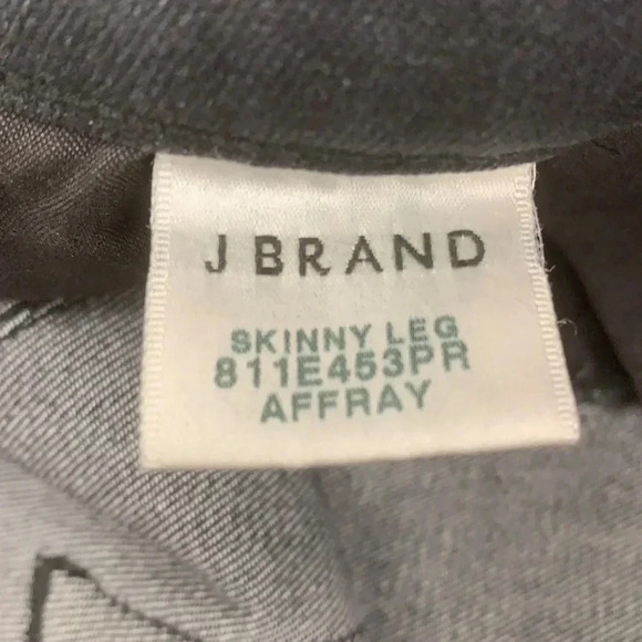 J Brand Distressed Skinny Leg Jeans in Affray Size 28 - Picture 8 of 8